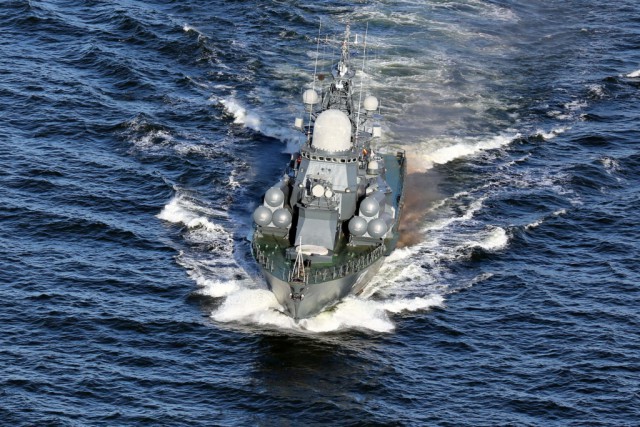 Корабли Балтфлота ушли из Балтийска в Санкт-Петербург на парад в честь Дня ВМФ