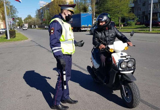 За сутки на дорогах Калининградской области оштрафовали 18 мотоциклистов