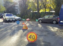 На улице Зелёной в Калининграде «Хаммер» сбил двухлетнюю девочку и врезался в «Мерседес»