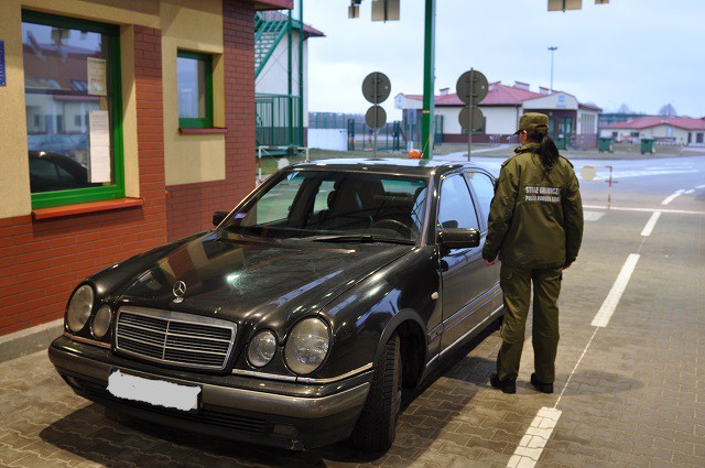 Поляки арестовали на границе с Калининградской областью ещё три автомобиля  (фото)
