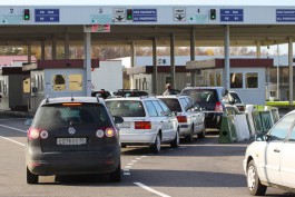 Калининградские автомобилисты предупреждают об очередях на границе с Польшей