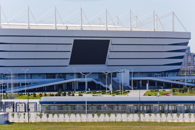 «Семиметровые спортсмены и объёмные буквы»: какие арт-объекты установят рядом со стадионом «Калининград»