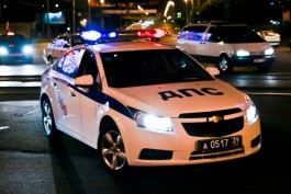 В Калининграде два БМВ и «Мерседес» вылетели на тротуар: пострадал пешеход (видео) (видео)