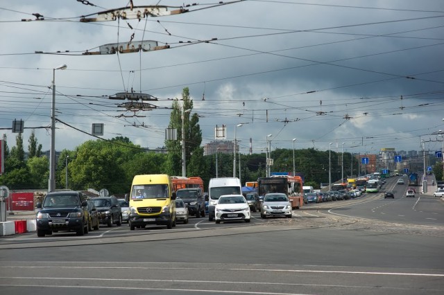 Власти разработали программу для снижения числа автомобилей в Калининграде 