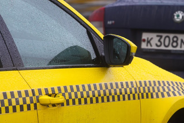 УМВД: В Светлогорске пьяная женщина угнала такси, чтобы не платить за проезд
