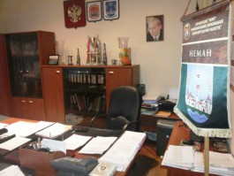 Полиция провела обыск в кабинете сити-менеджера Неманского района (фото)