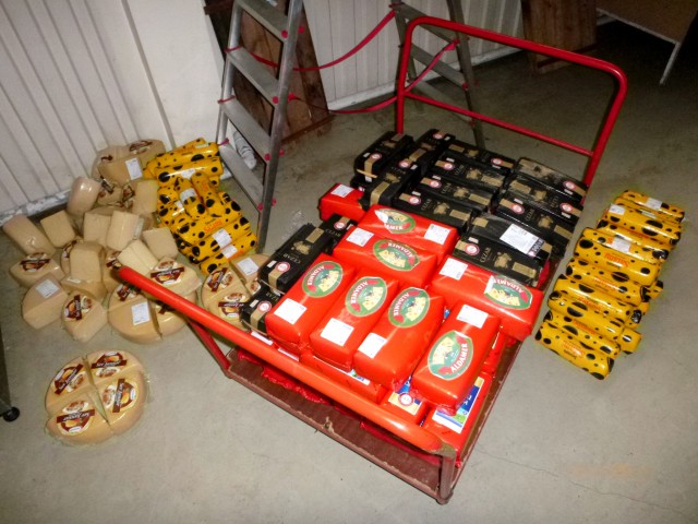 В Мамоново таможенники задержали на границе 360 килограммов польского сыра