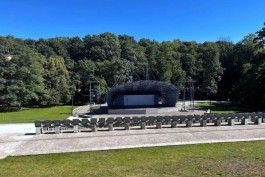 В Центральном парке в Калининграде приступили к ремонту сцены