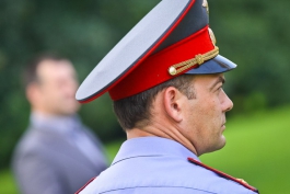 Глава МВД пообещал одинаковые зарплаты генералам и простым полицейским