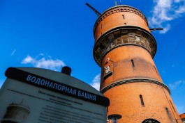 В старинной водонапорной башне в Черняховске открылся музей часов