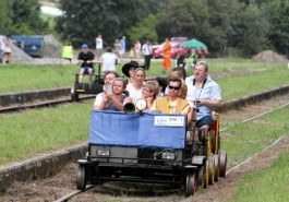 Туристов в Польше будут возить на дрезине по железной дороге 19 века