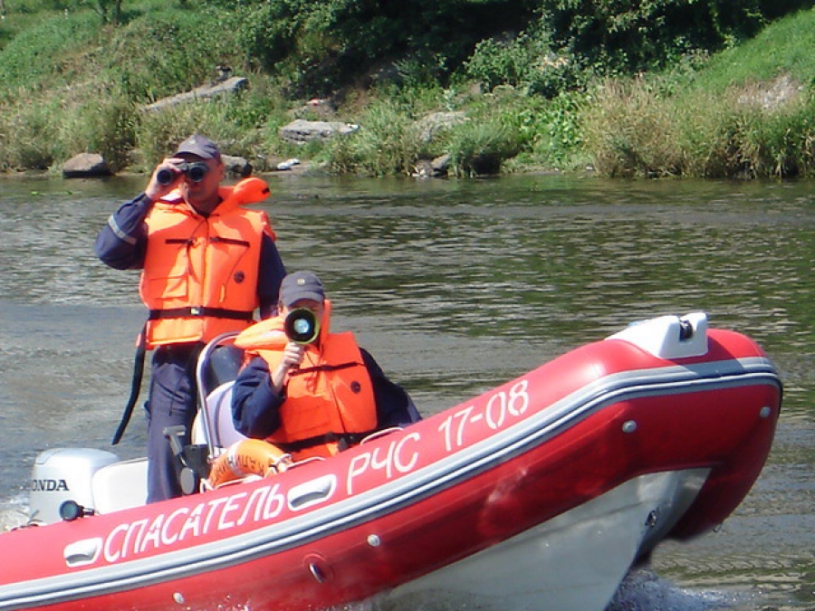 Калининградских спасателей обеспечили моторными лодками