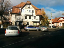 В Зеленоградске столкнулись полицейский автомобиль и «Лексус» (фото)