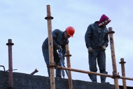 Ярошук призвал жителей Калининграда сообщать о некачественном ремонте дорог и домов