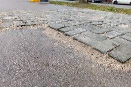 В Калининграде решили отремонтировать разбитые тротуары ещё на 33 улицах