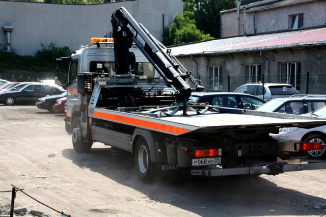 Калининградец похитил «Тойоту Ленд Крузер» при помощи эвакуатора