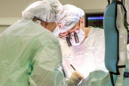 Калининградские врачи провели сложную операцию на работающем сердце мужчине с инфарктом