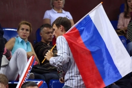 Депутат Госдумы предложил вывесить флаги России на центральных площадях городов