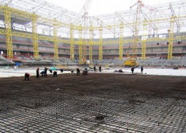 В Калининграде забетонировали основание футбольного поля на стадионе к ЧМ-2018