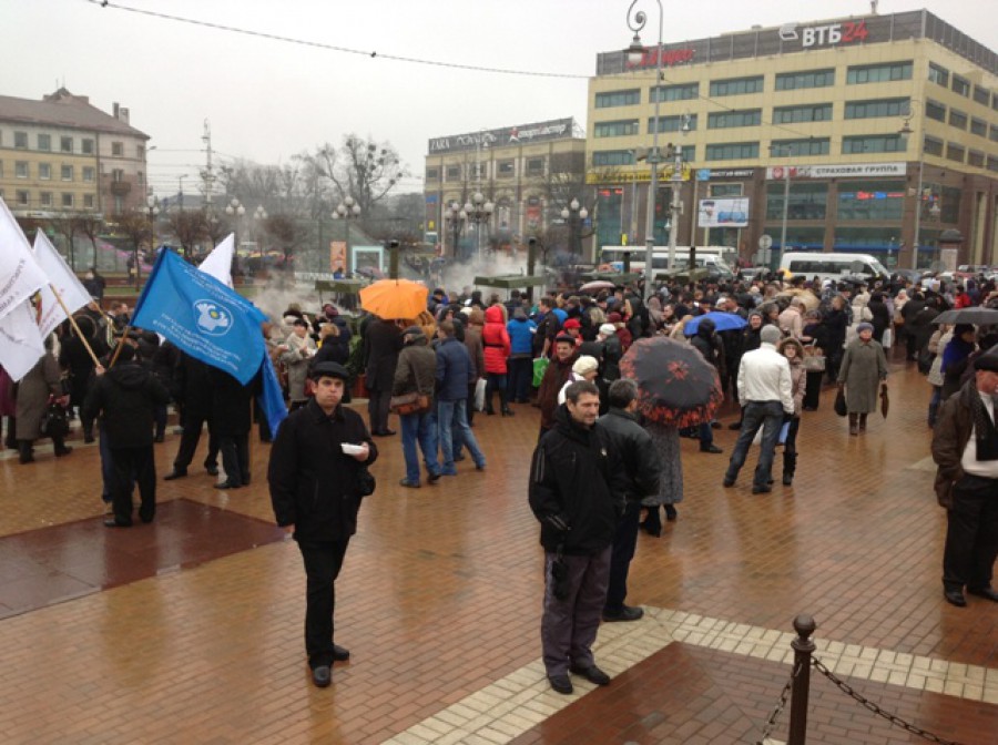 «Плюс 2,5 млн россиян»: в Калининграде состоялся митинг в поддержку присоединения Крыма к РФ (фото)