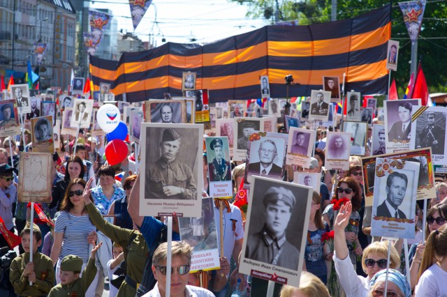 На акцию «Бессмертный полк» в Калининграде вышли более 50 тысяч человек