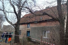 На улице Флотской в Приморье обрушились перекрытия дома начала XX века