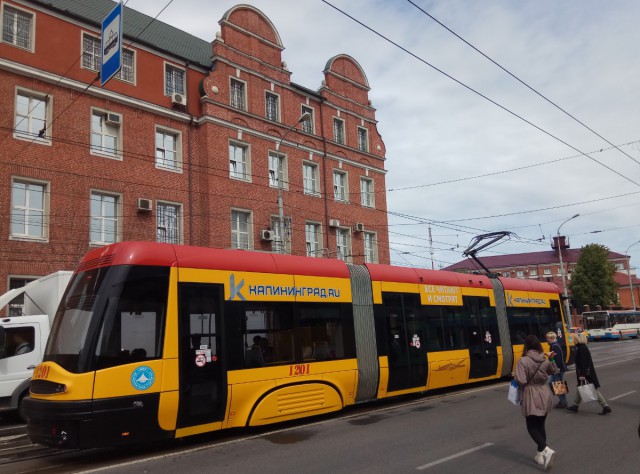 «Благодаря местным кулибиным»: трамвай PESA вернулся на свой маршрут в Калининграде 