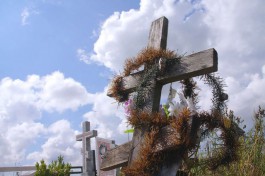 Незаконная торговля памятниками на кладбище 
