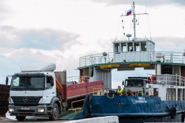 Власти: Паром обеспечивает доставку угля, газовых баллонов и продуктов на Балтийскую косу
