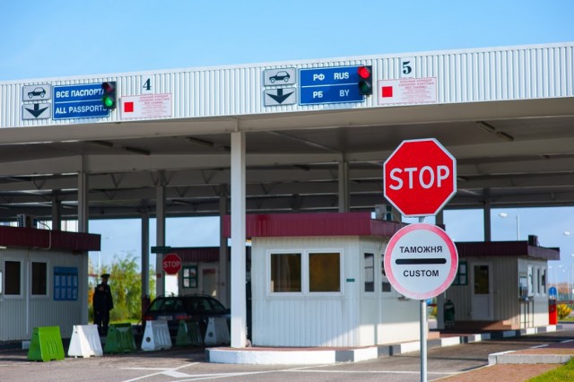 Правительство Польши продлило закрытие границ на две недели
