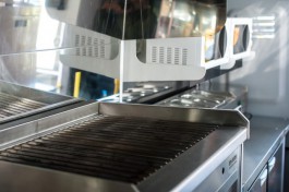 Роспотребнадзор приостановил работу кафе на Фестивальной аллее в Калининграде из-за нарушений