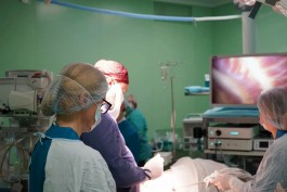 В калининградском онкоцентре начали выполнять операции по удалению опухолей лёгких через небольшие проколы