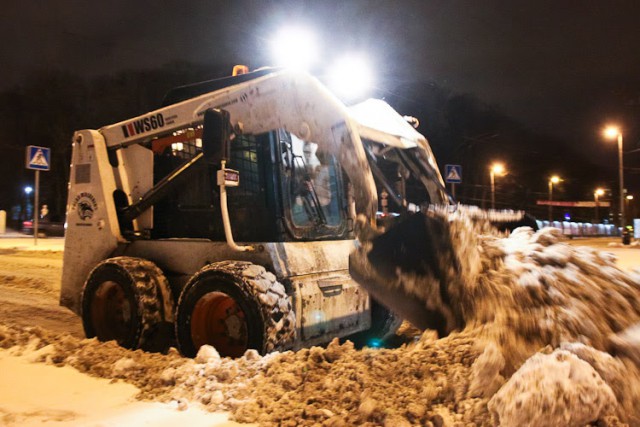 Власти Калининграда: Утром несколько снегоуборочных машин вышли из строя