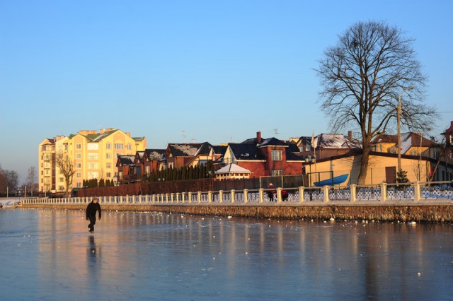 Власти Калининграда: Выход на лёд городских водоёмов опасен для жизни