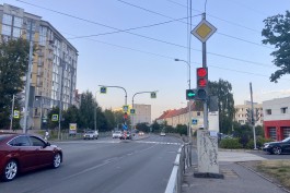 На опасном перекрёстке в начале улицы Гагарина добавили стрелки для левого поворота