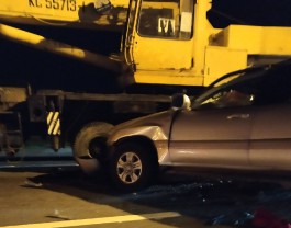 Очевидцы: На Приморском кольце «Ленд Крузер» врезался в автокран, есть пострадавшие 