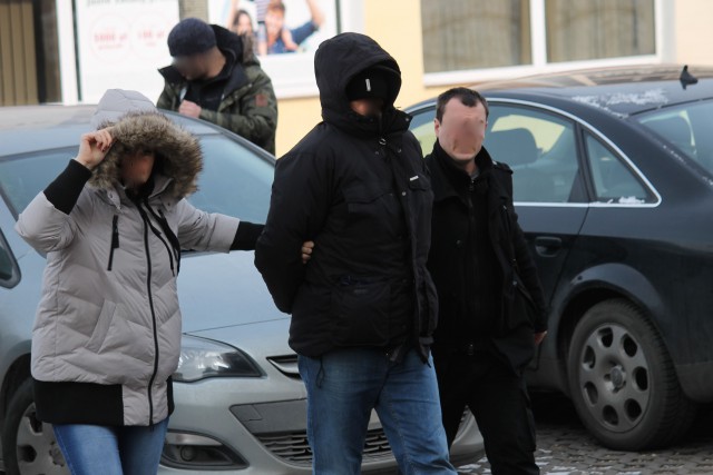 СМИ: Задержанный в Безледах таможенник разрешил ввоз сигарет из Калининградской области за 100 злотых