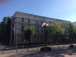 В центре Зеленоградска начали ремонтировать здание немецкого отеля XIX века