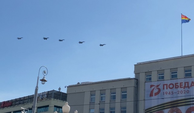 В Калининграде прошла вторая репетиция воздушного парада в честь Дня Победы (видео) (видео)
