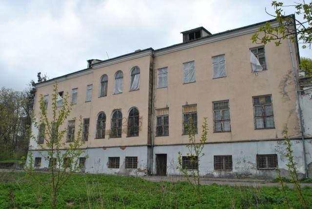 Власти продают мемориальный комплекс Командного пункта 43-й Армии в Холмогоровке за 8 млн рублей