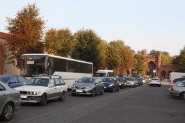 «А вы в какую сторону стоите?»: транспортный коллапс в центре Калининграда (фото)
