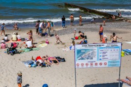 В Зеленоградске начали составлять протоколы на незаконных торговцев на пляже 