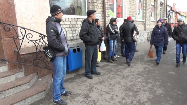 Полиция задержала на Центральном рынке Калининграда 186 «подозрительных граждан» (фото, видео)
