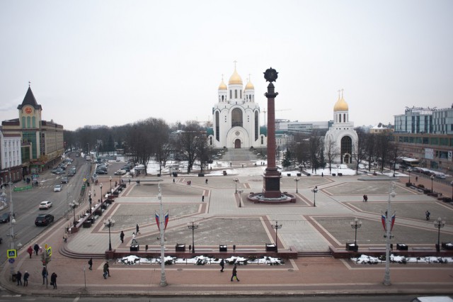 До конца апреля в Калининграде отремонтируют покрытие на площади Победы