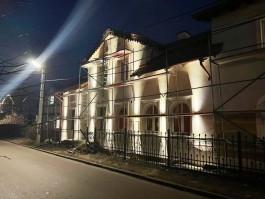 Ещё на трех зданиях в центре Зеленоградска появилась архитектурная подсветка (фото)