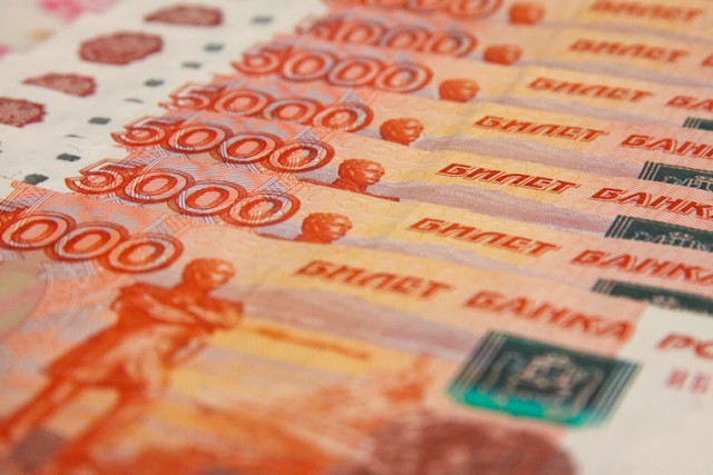 В Калининграде бизнесмена оштрафовали на сто тысяч рублей за невыплату зарплаты работникам