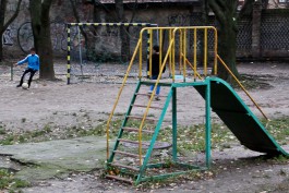 Алиханов раскритиковал Балтийск за плохие детские площадки и отсутствие кинотеатра