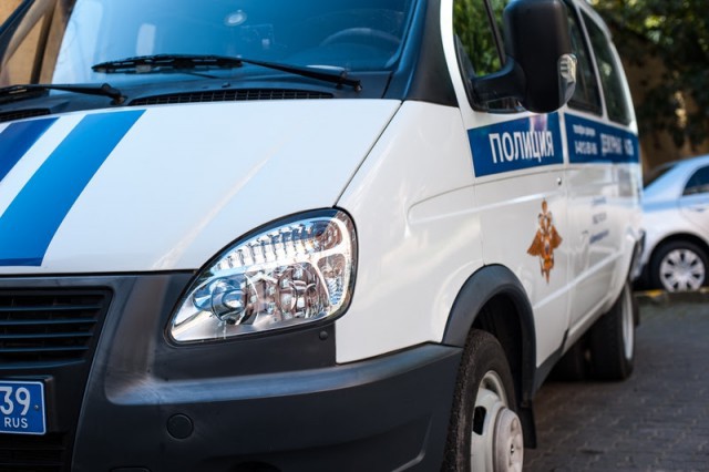 УМВД: Калининградец брызнул в лицо мужчине перцовым баллончиком и избил его из-за парковочного места