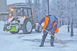 Власти Калининграда: Уборке снега мешают дворники и припаркованные автомобили