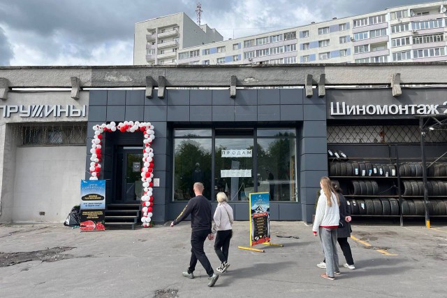 На обустройство парковки рядом с бывшим универсамом «Московский» в Калининграде выделили 14,6 млн рублей